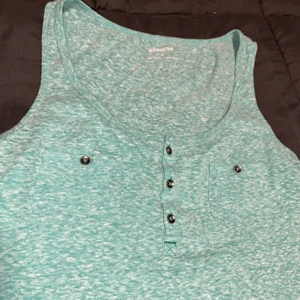 Express Tank Top - Picture 4 of 5